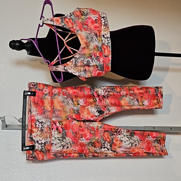 Athleta Pants - Athleta Elation Capri pants w/ free top